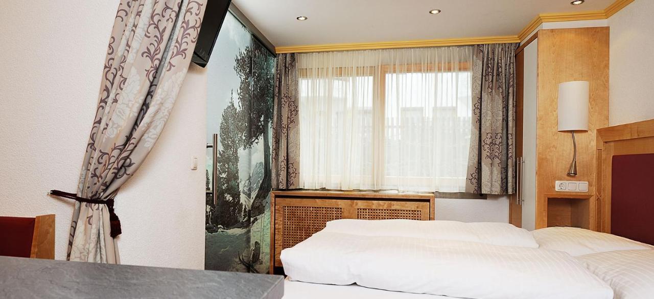 Hotel Kristall B&B Ισγκλ Εξωτερικό φωτογραφία