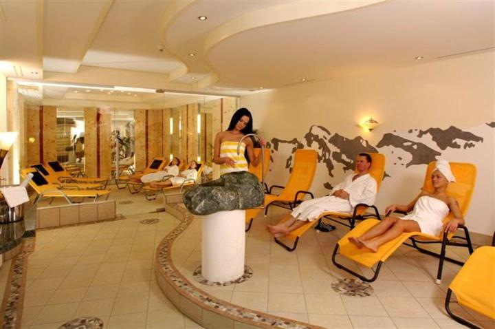 Hotel Kristall B&B Ισγκλ Εξωτερικό φωτογραφία