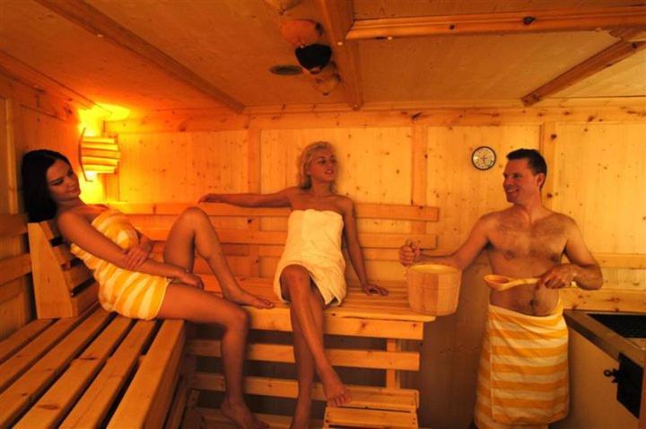 Hotel Kristall B&B Ισγκλ Εξωτερικό φωτογραφία