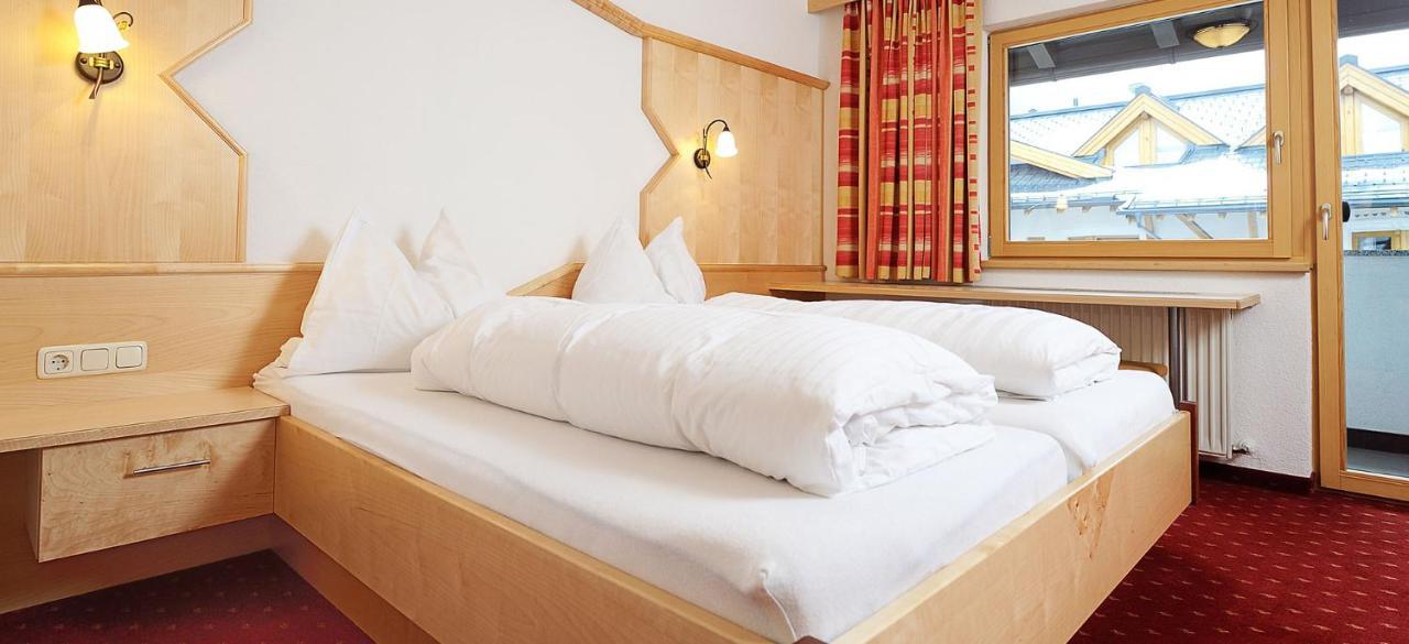 Hotel Kristall B&B Ισγκλ Εξωτερικό φωτογραφία