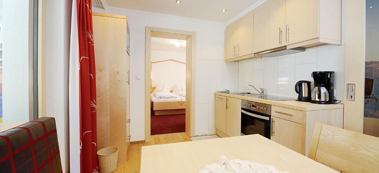 Hotel Kristall B&B Ισγκλ Εξωτερικό φωτογραφία