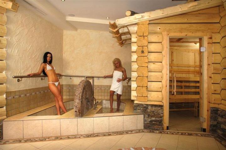 Hotel Kristall B&B Ισγκλ Εξωτερικό φωτογραφία