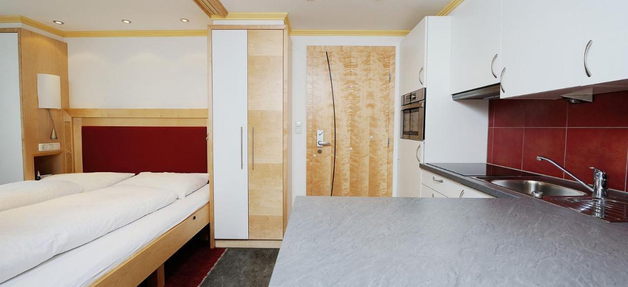 Hotel Kristall B&B Ισγκλ Εξωτερικό φωτογραφία