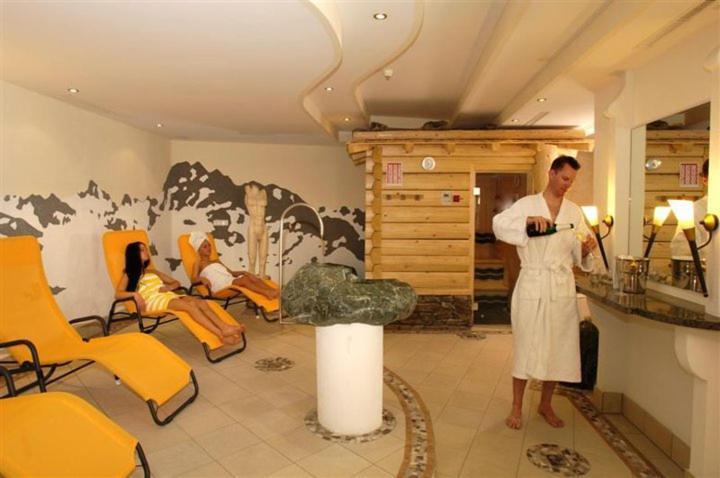 Hotel Kristall B&B Ισγκλ Εξωτερικό φωτογραφία
