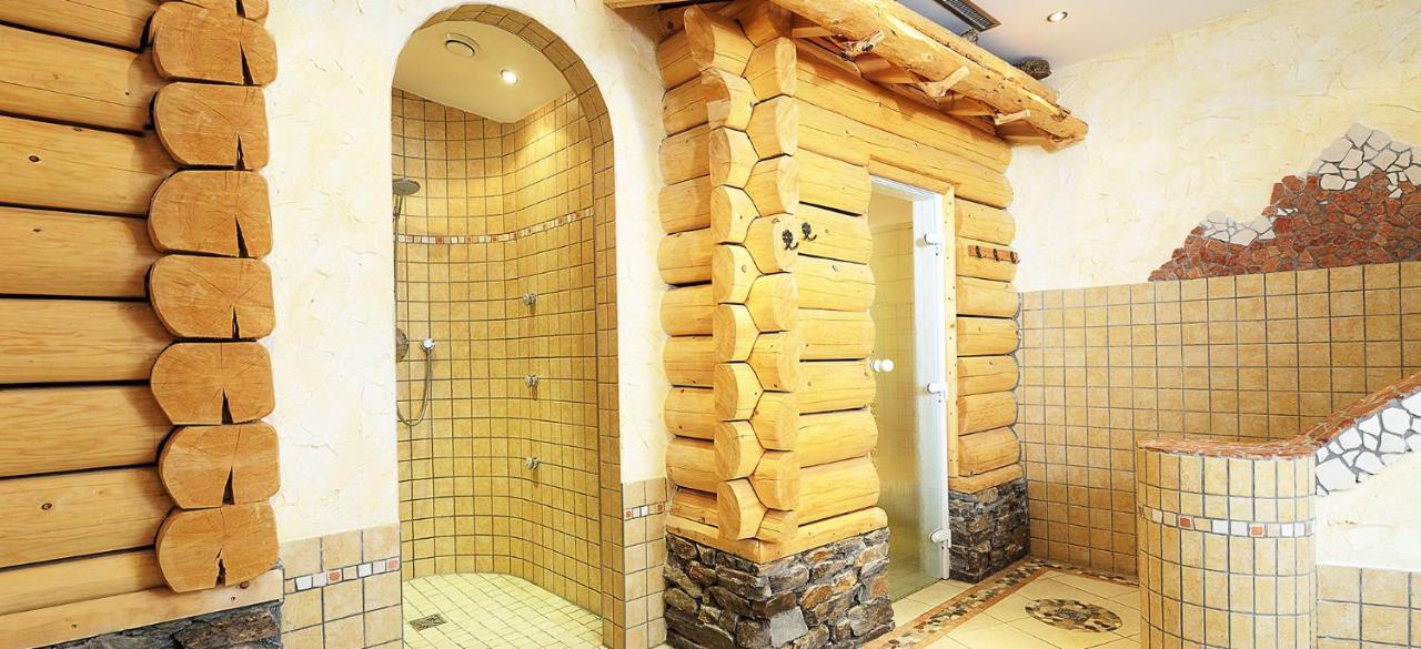 Hotel Kristall B&B Ισγκλ Εξωτερικό φωτογραφία