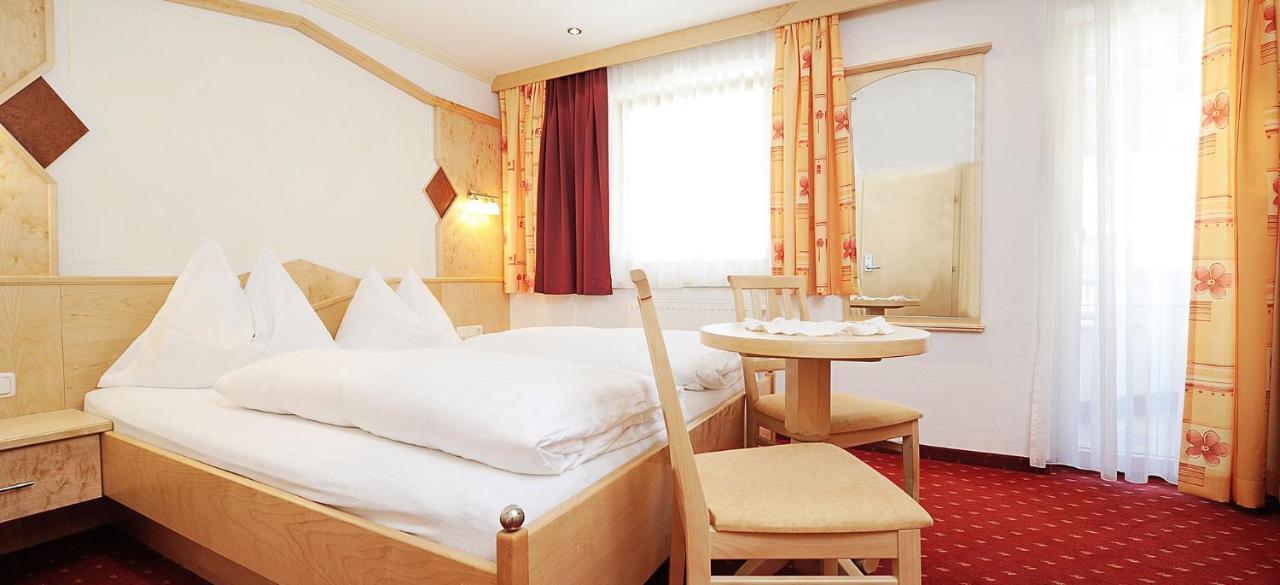 Hotel Kristall B&B Ισγκλ Εξωτερικό φωτογραφία